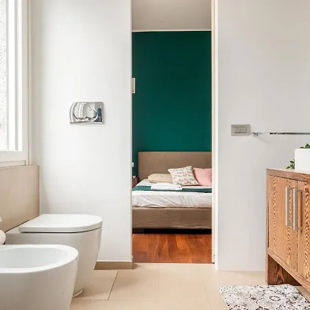The Rent - Bright Two-bedroom In De Amicis Apartman